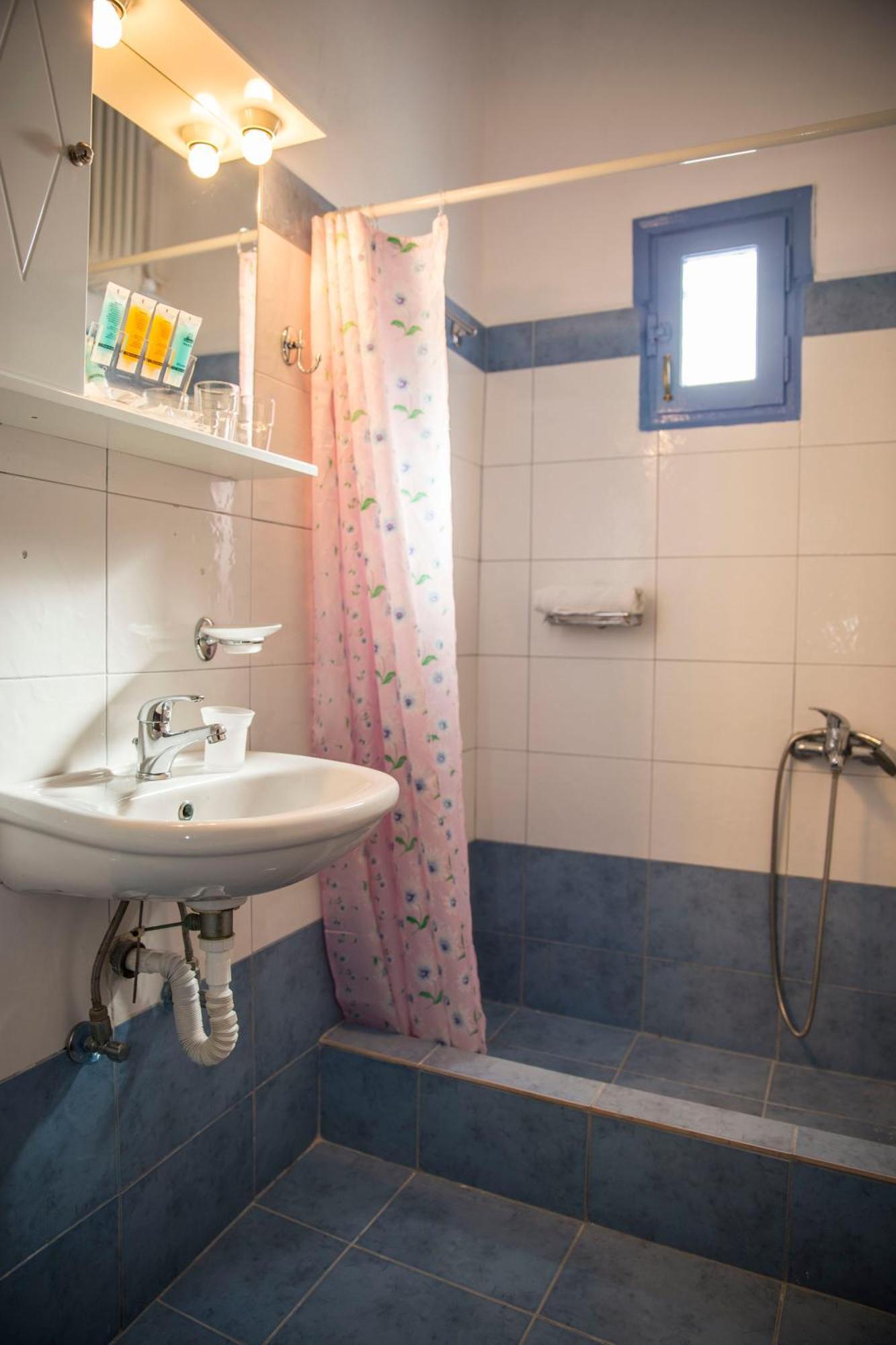 Togias Hotel Aegina Dış mekan fotoğraf