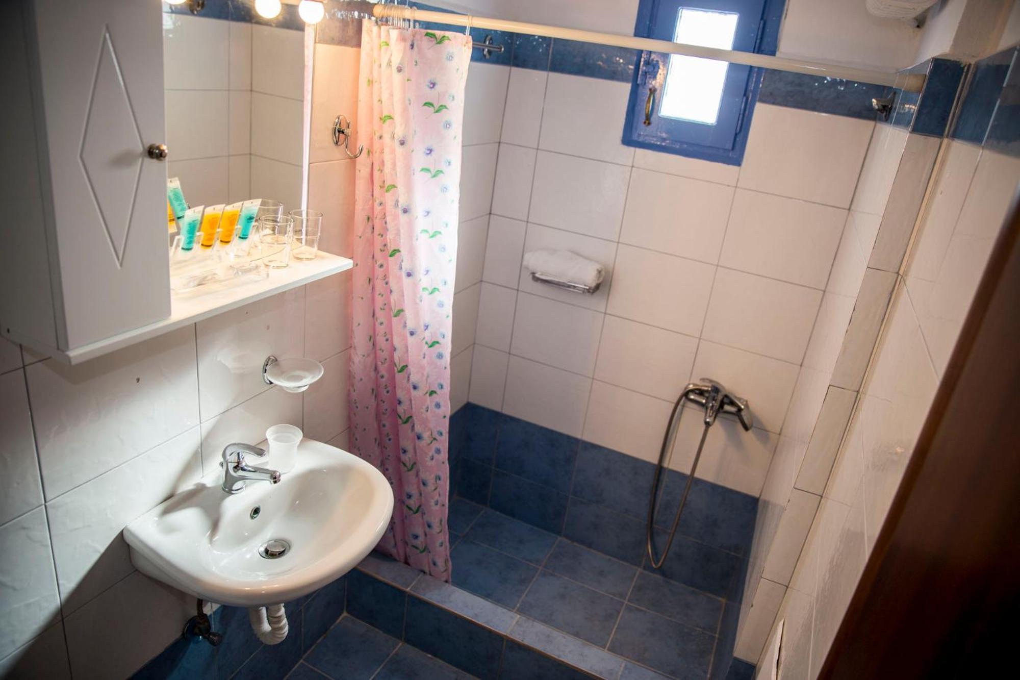 Togias Hotel Aegina Dış mekan fotoğraf